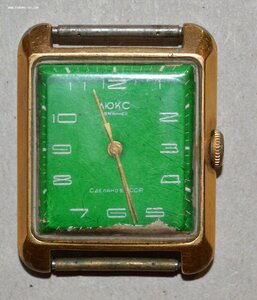 Пензенские часы "Люкс" c зеленым циферблатом.