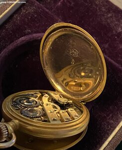 Золотые  женские часики(56пр) алмазы, эмаль и в коробочке