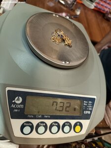 Лом золота - 583,585 (7, 32 гр)